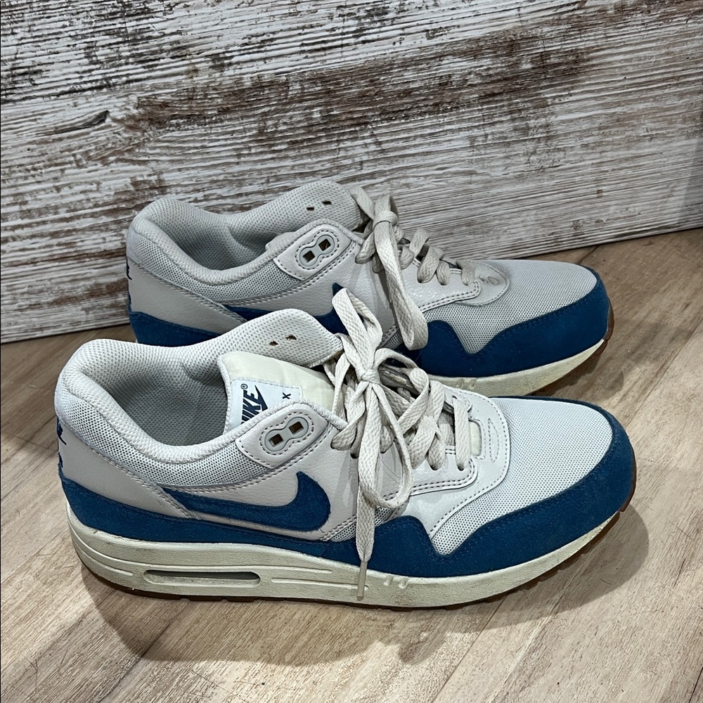 Nike Air Max 1 Essential
